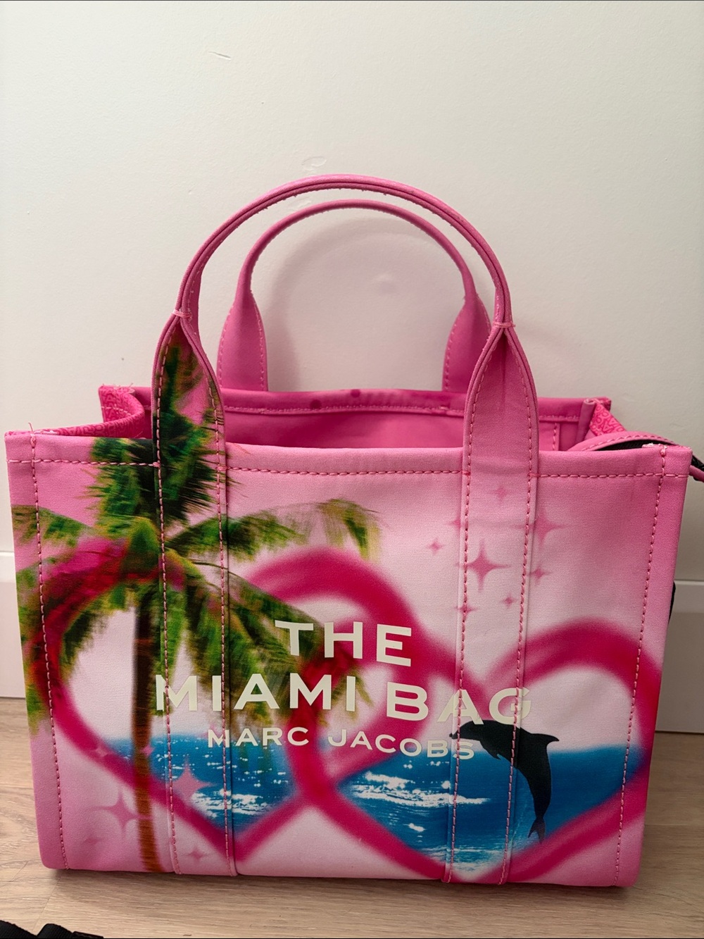 Marc Jacobs ‘The Miami Bag’ Medium Tote with Shoulder Strap - Picture 3 of 5